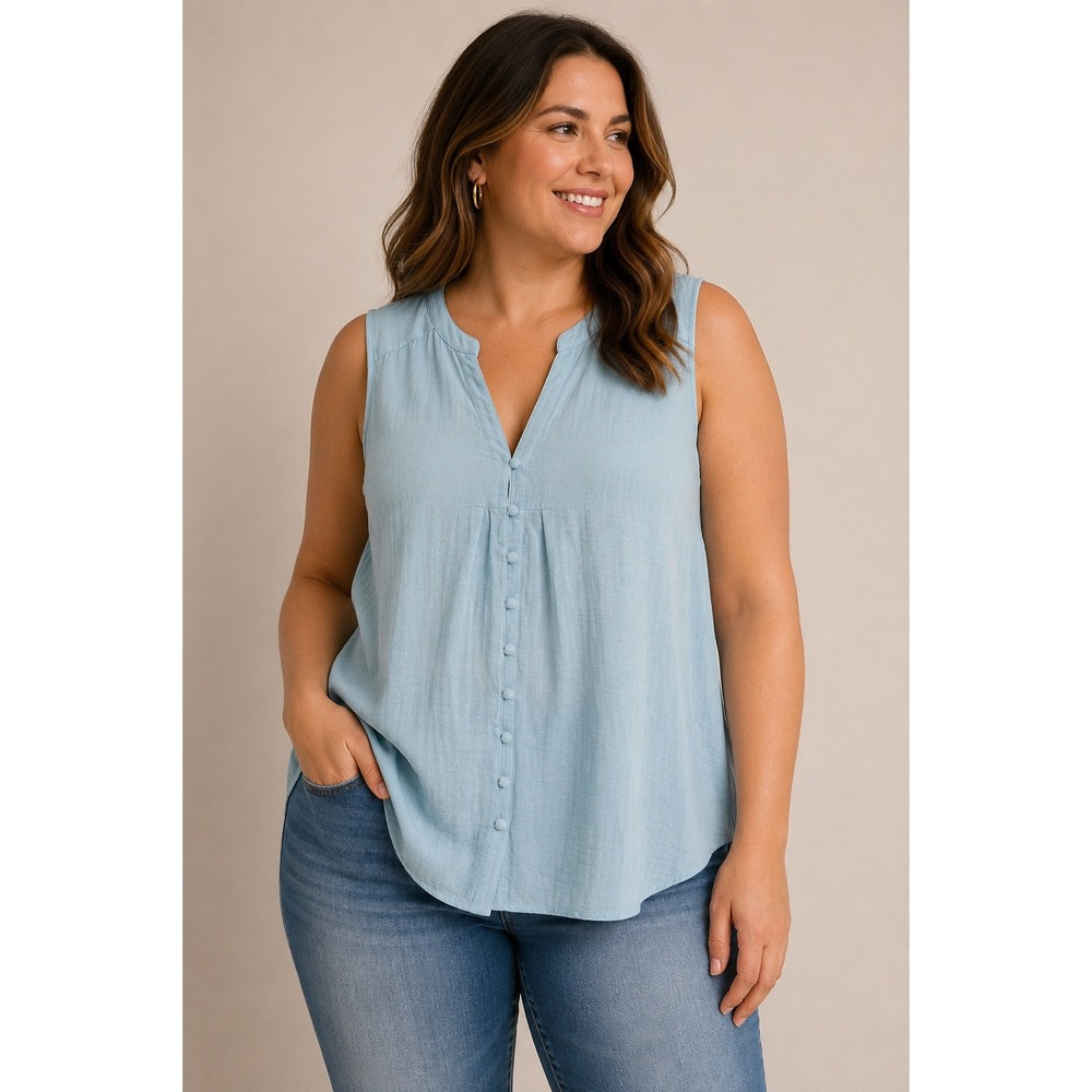 Torrid Size 2 Light Blue Sleeveless Button Front Blouse 2X Plus Size Top